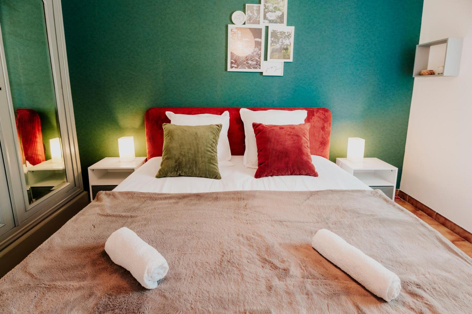 Netflix - Lit Queen Size - Terrasse Plein Sud - Climatisation - 2'Centre-Ville - 6'Mer - Parking Prive - 56M2 - L'Olivine - Offre Speciale La Londe-les-Maures Luaran gambar