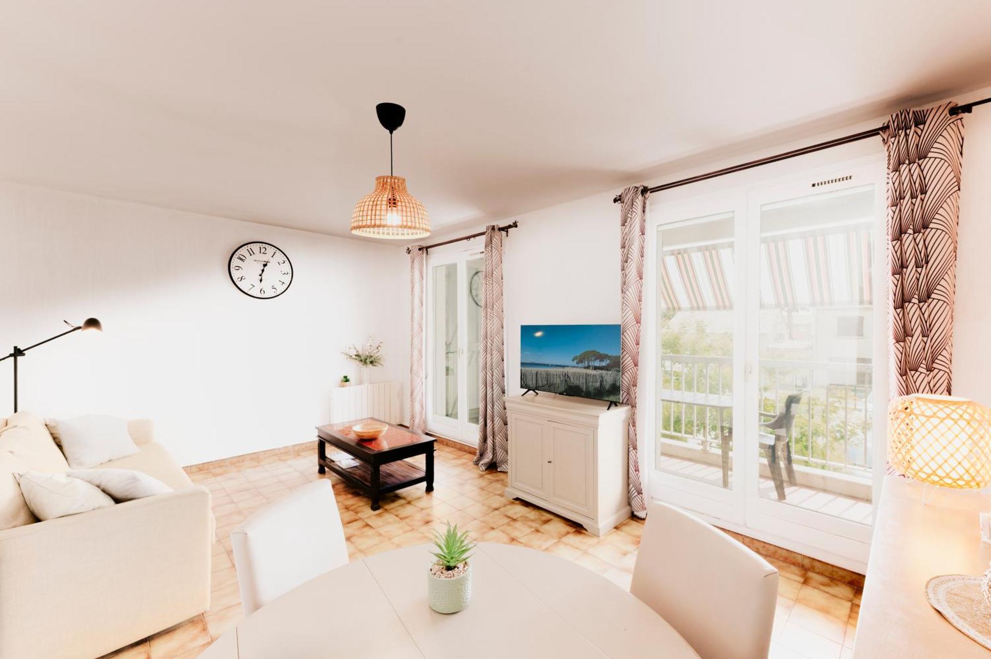 Netflix - Lit Queen Size - Terrasse Plein Sud - Climatisation - 2'Centre-Ville - 6'Mer - Parking Prive - 56M2 - L'Olivine - Offre Speciale La Londe-les-Maures Luaran gambar
